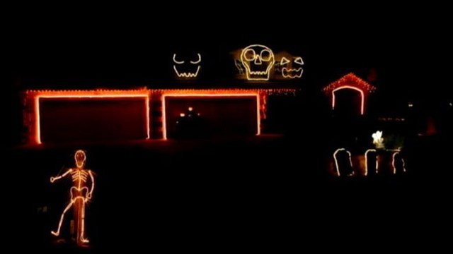 VIDEO:"Giant skull faces on a California home sing along to the Robin Thicke hit song.