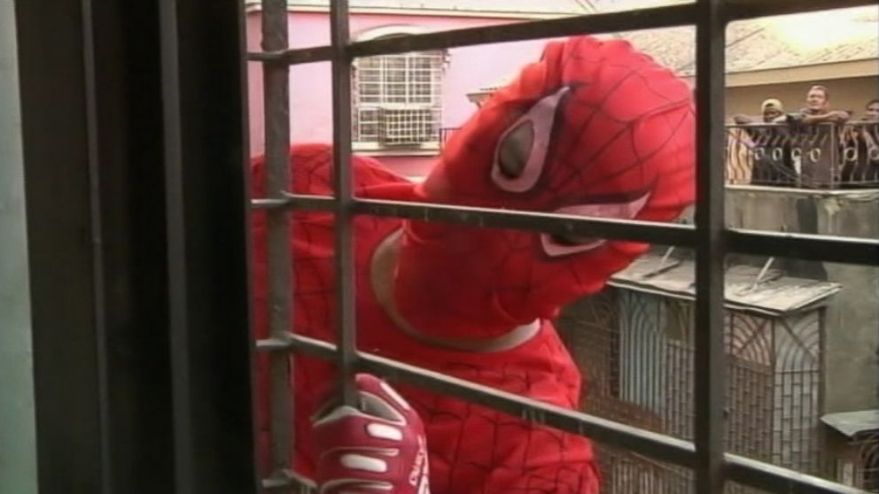 VIDEO: Gaurav Sharma dresses as superhero and climbs buildings as part of his campaign in Indias parliamentary elections.