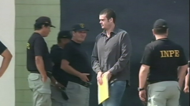 VIDEO: Joran van der Sloot plans to marry his girlfriend in June.
