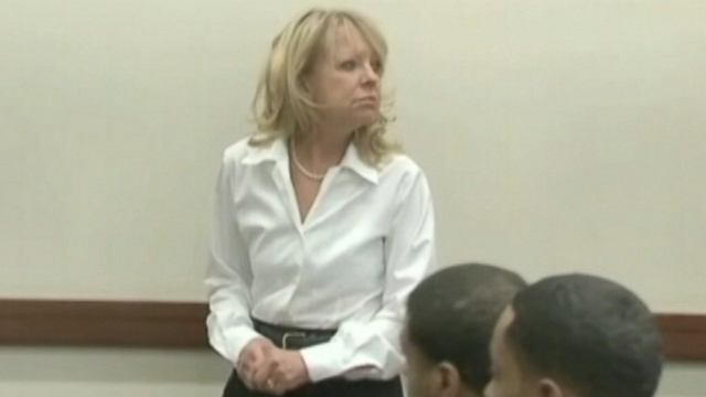 VIDEO: Nancy Bray was arrested before her Delta flight took off from a Kentucky airport.