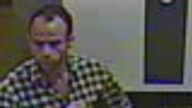 VIDEO: Thief put $150,000 artwork in a bag and walked out of New York City gallery.