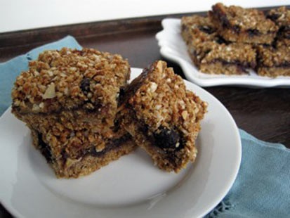 Chef Amy Green prepares her healthy, yet delicious blueberry crumble for