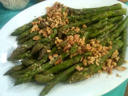 PHOTO: Emeril?s Asparagus Salad with Walnut Oil