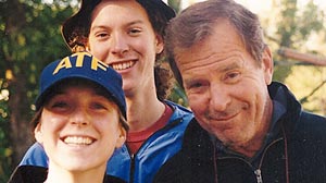 PHOTO: Peter Jennings with daughter Elizabeth and son Christopher.