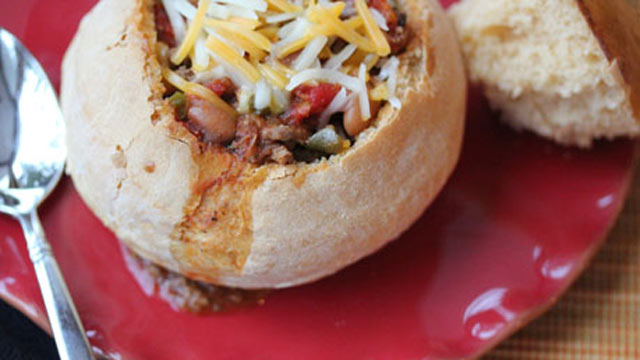 Erin Chase's Spicy Southern Chili Served in Bread Bowls | Recipe - ABC News