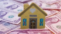Photo: Workplace contributor Tory Johnson shows you five ways to make extra money without leaving your home via direct sales.