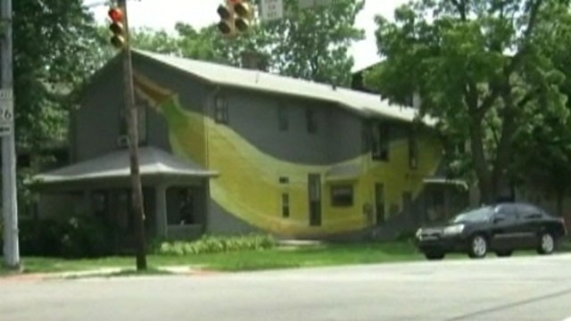VIDEO: West Lafayette officials will determine if a house can keep its giant banana mural.