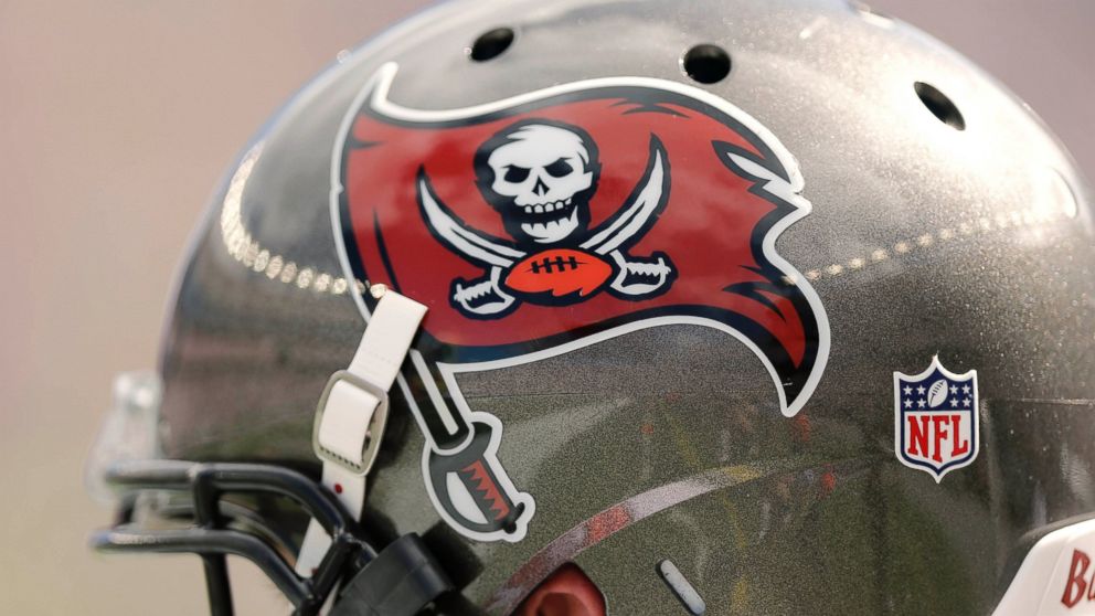 GTY_buccaneers_logo_jtm_131011_16x9_992.