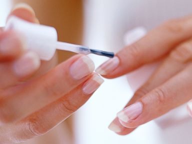 The 5 Best Foods to Eat for Stronger Nails and Healthier Hair