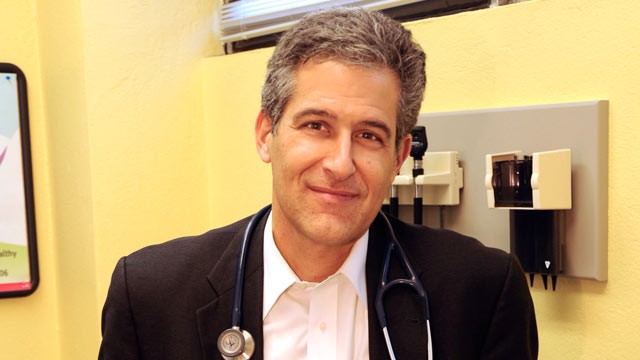 PHOTO: ABC News' chief health and medical editor Dr. Richard Besser hosts a weekly Twitter Chat on public health topics in the news.