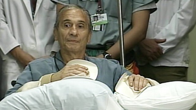 VIDEO: Richard Mangino, 65, lost his hands after contracting sepsis in 2002.