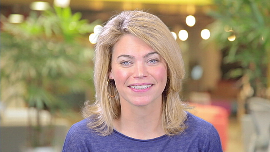 PHOTO: Facebook's Sarah Feinberg gives a step-by-step tool for organ donations.