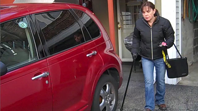 PHOTO: Tracy Ofri, 48, has lived with multiple sclerosis for over 30 decades.