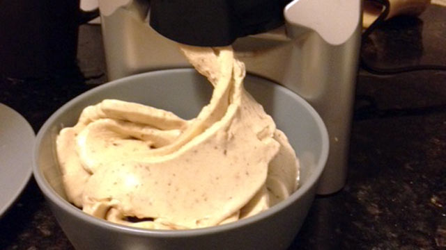 PHOTO: Yonanas in action, turning over-ripe bananas and peanut butter into a creamy soft-serve.