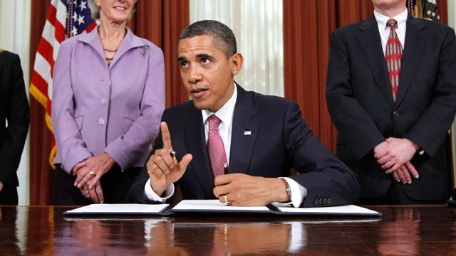 PHOTO: President Barack Obama gestures in the Oval Office at the White House in Washington, Oct. 31, 2011, where he signed an executive order directing the Food and Drug Administration to take steps to reduce drug shortages.