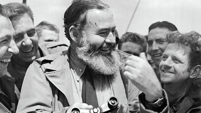 PHOTO: Ernest Hemingway with G.I.s