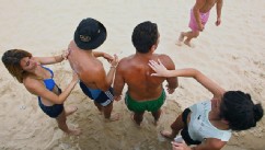 PHOTO: Applying sunscreen
