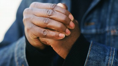 PHOTO: Research has not shown any link between cracking knuckles and the development of arthritis.
