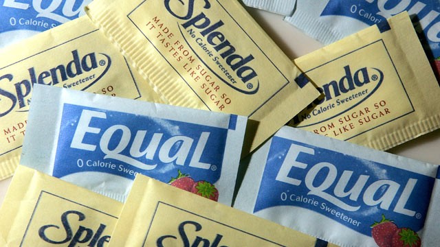 PHOTO: Packages of Equal and Splenda artificial sweeteners are displayed at a coffee shop April 9, 2007 in San Rafael, California.