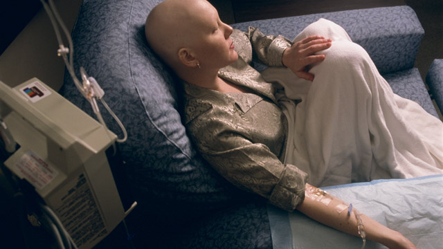 PHOTO: Woman receiving chemotherapy
