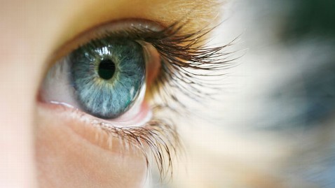 gty close up eyeball thg 130614 wblog Experts Warn Eyeball Licking Trend Can Injure the Eye, Damage Sight 