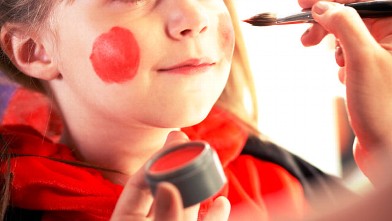 PHOTO: Girl has her face painted.
