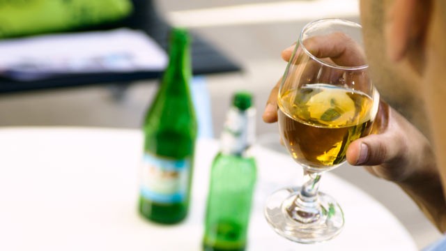 PHOTO: A study of more than 2,300 older Americans found that some were at risk of drinking more if their finances took a hit.