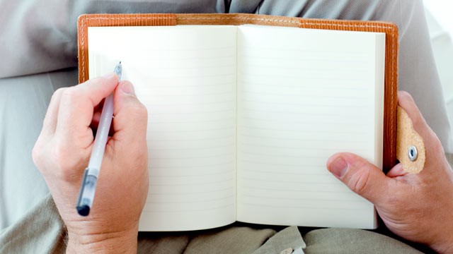 PHOTO: Lefties shed light on the brain and behavior, researchers say.