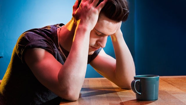 PHOTO: Men's Health reveals a new pill-free way to relieve headaches.