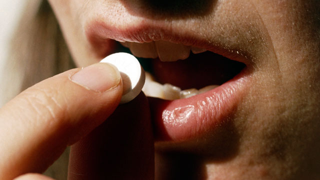 PHOTO: The CDC reports that deaths by prescription painkillers are on the rise.