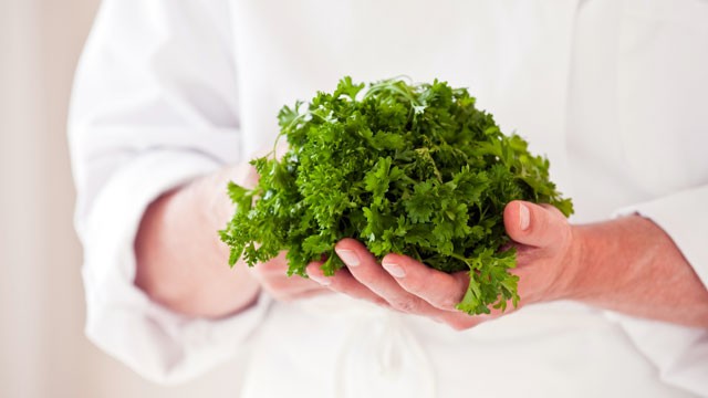 PHOTO: Parsley is a super food disguised as a garnish.
