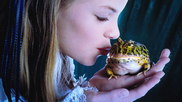 princess tiana kissing frog