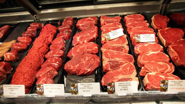 PHOTO: A serving of red meat per day may raise the risk of early death.