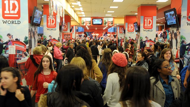 PHOTO: People shop at the One Direction World pop-up store, Nov. 17, 2012, near Madison Square Garden in New York.