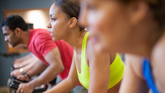PHOTO: Woman in spin class