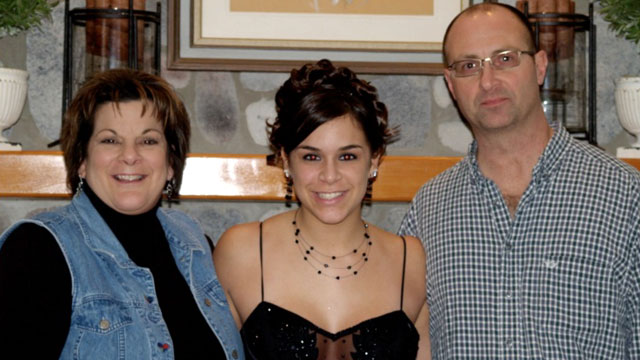 PHOTO: Amanda Abbiehl with her parents, Cindy and Brian. Amanda tragically died while hospitalized in 2010, and her parents believe a PCA pump was involved.