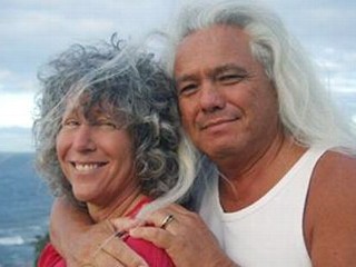 Mom Gives Up House, Everything for Lover Who Talks to Dead