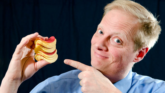 PHOTO: The red chips in this stack may help consumers better track how many chips they have eaten, research suggests.