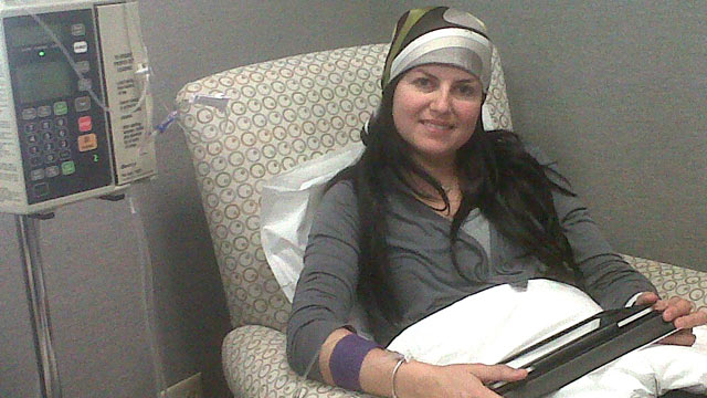 PHOTO: Sheryl Alberico has hourly hot flashes after having chemotherapy for breast cancer.
