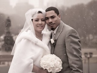 PHOTO: Melinda Muniz, a Philadelphia social worker with leukemia, got a second chance at life -- and wedding photos.