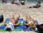 VIDEO: Consumer Reports ranks effectiveness of sunscreen brands.