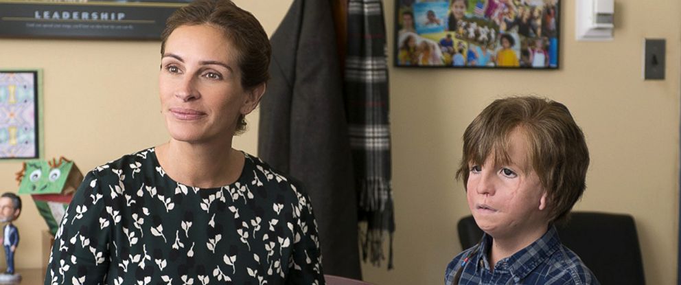 PHOTO: Julia Roberts, as Isabel, and Jason Tremblay, as Auggie, in a scene from "Wonder."
