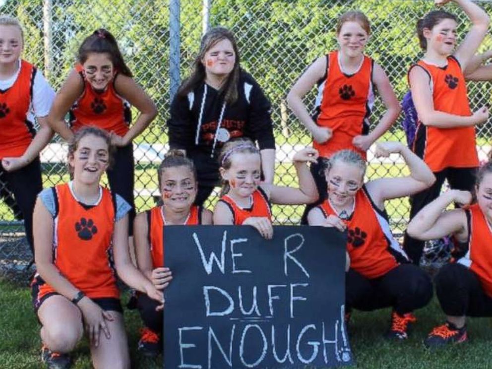 PHOTO: From selling shoelaces to lemonade stands and bake sales, the community of Ipswich, Massachusetts, has been rallying hard to raise $1 million by the end of 2017 for sixth-grader Talia Duff.
