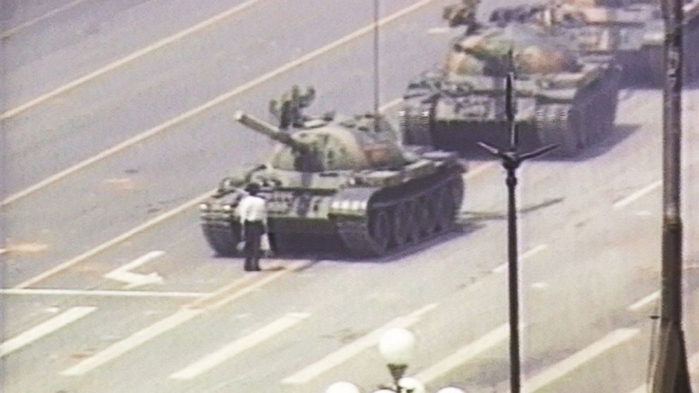 2014-June-02-GTY_Tank_Tiananmen_Square_1