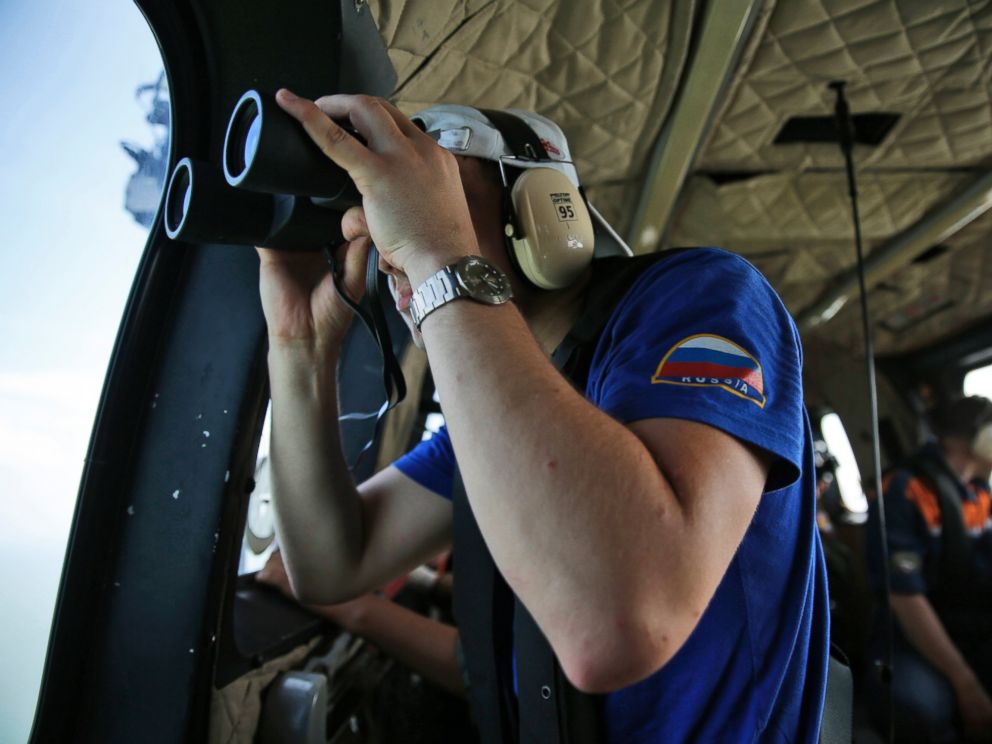 AirAsia Flight 8501: Planes Tail Lifted From Sea But No Black.