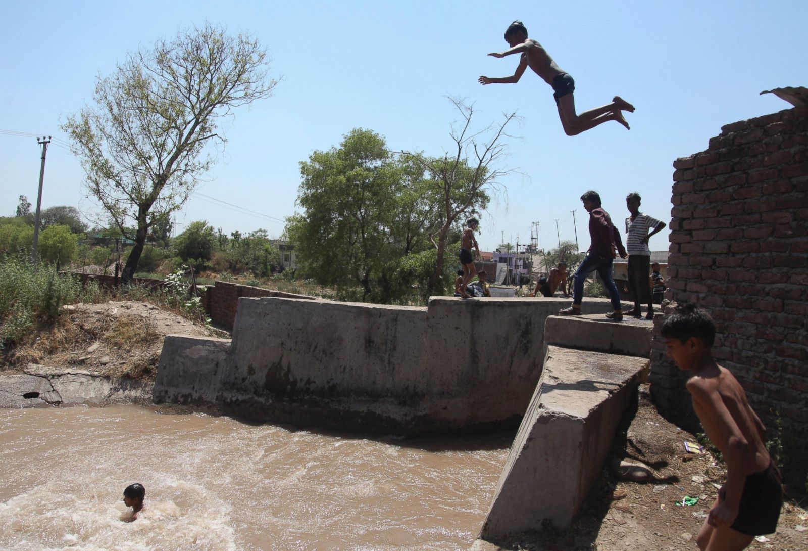 Picture A Severe Heat Wave Sets New Records In India Abc News