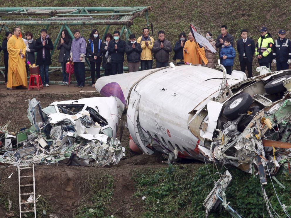 TransAsia Pilots Apparently Shut Off Wrong Engine - ABC News