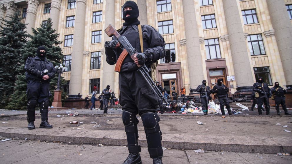 PHOTO: Members of a Special police unit guard the regional administration building in Kharkiv, Ukraine, April 8, 2014.