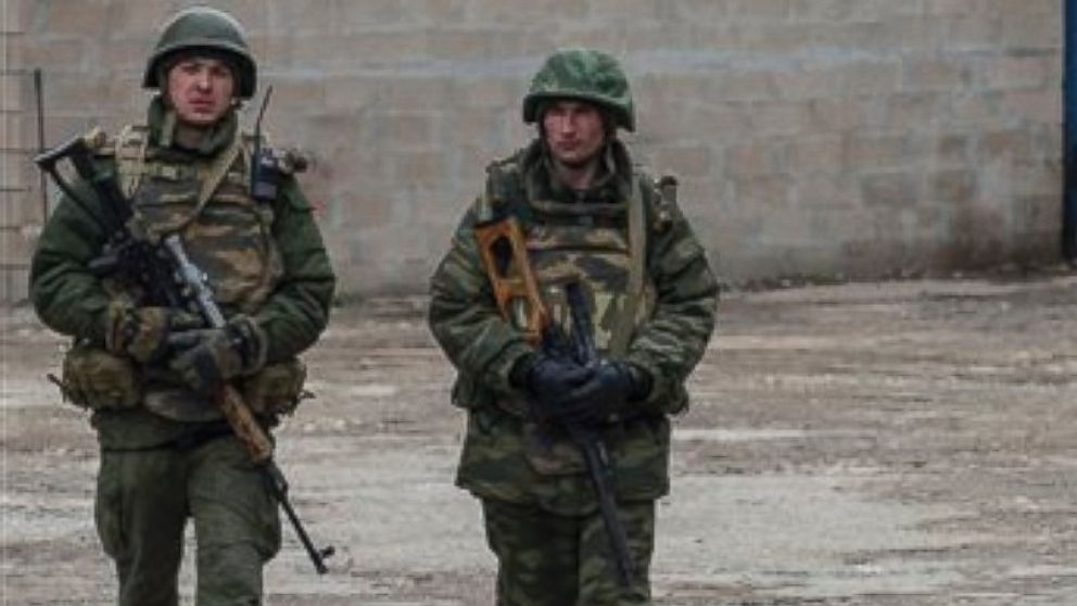 Hundreds Of Gunmen Surround Ukraine Military Base - World News - NewsLocker