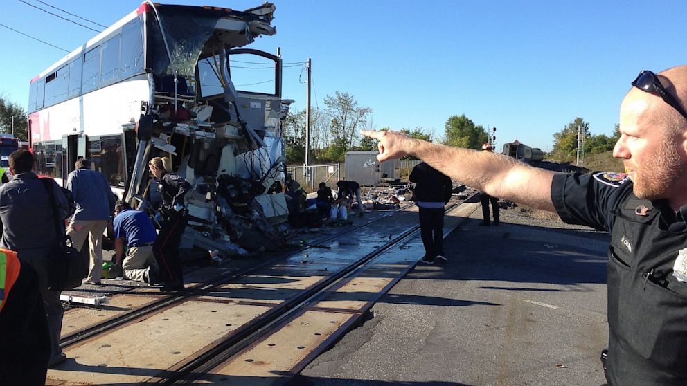 PHOTO: a city bus collided with a Via Rail passenger train